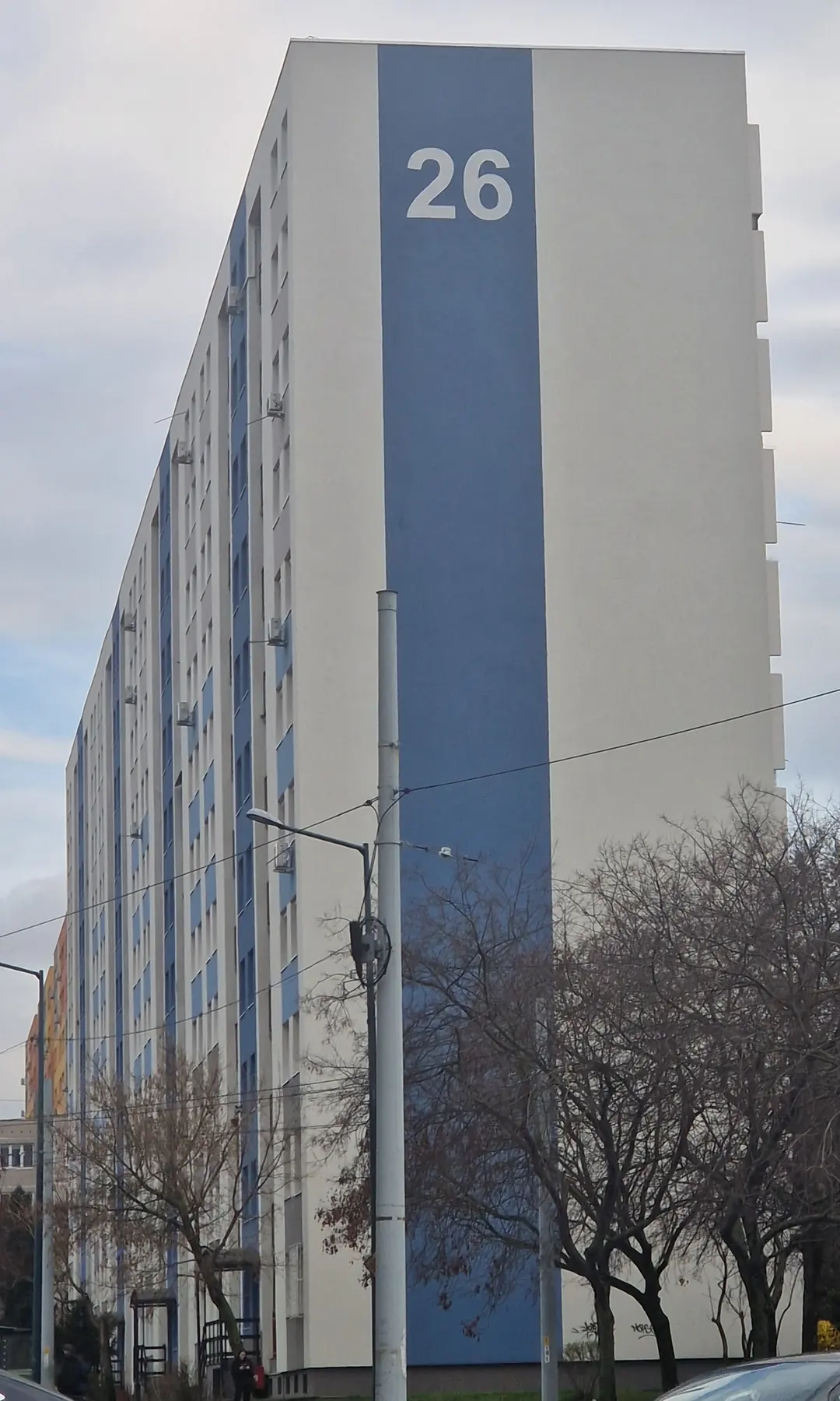 A felújított társasház homlokzata – Szentmihályi út 26., Budapest XIV. kerület